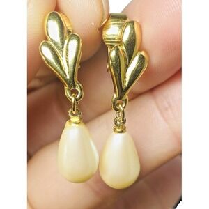 Vintag Crown Trifari Earrings Pierced Faux‎ Pearl Clip Dangle Leaf Teardrop
